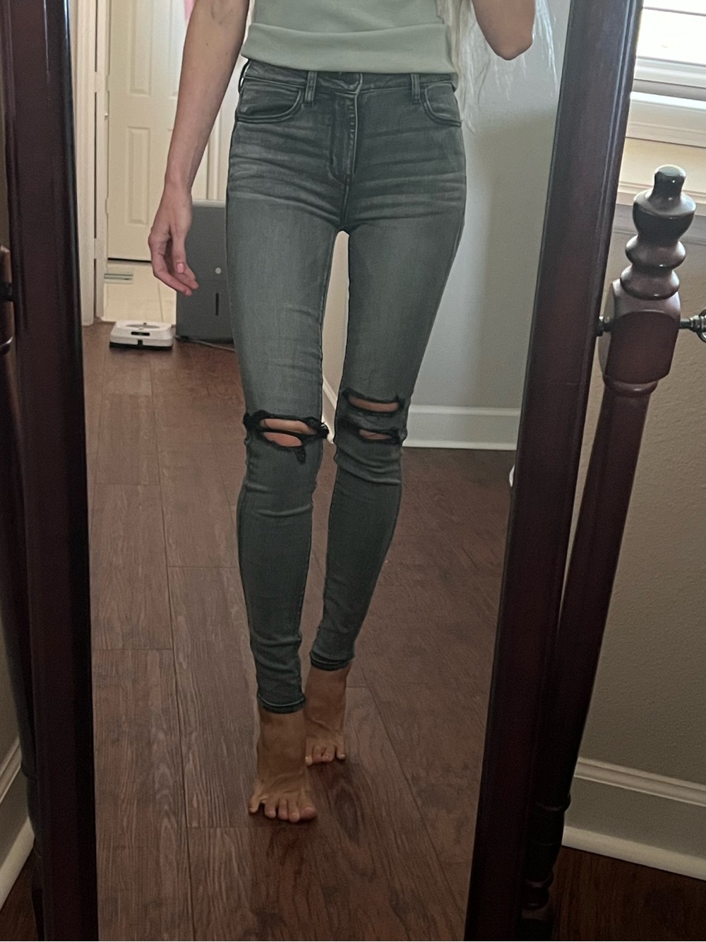 American Eagle Super Stretch skinny jeans Distressed Skinny Jeans Gray Size 4